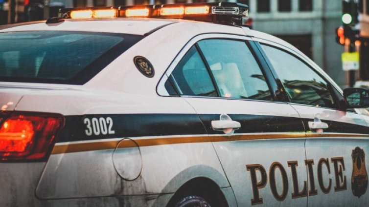 Намушкаха с нож депутат от Великобритания, почина