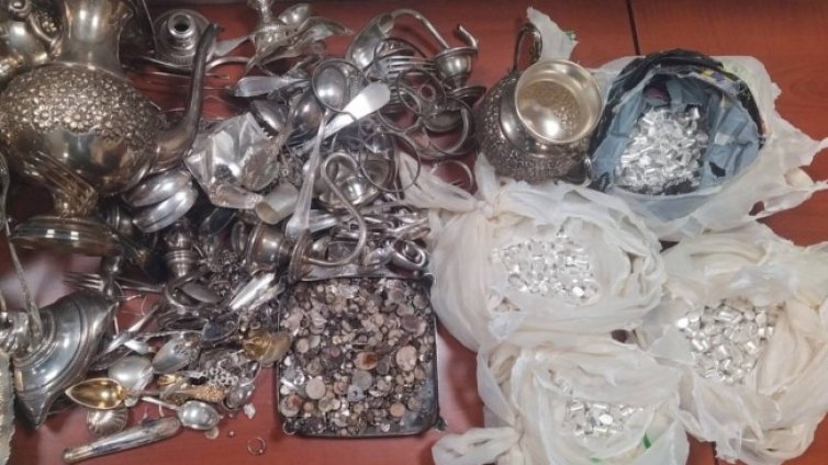 Откриха 34 кг сребро в кола на МП Малко Търново