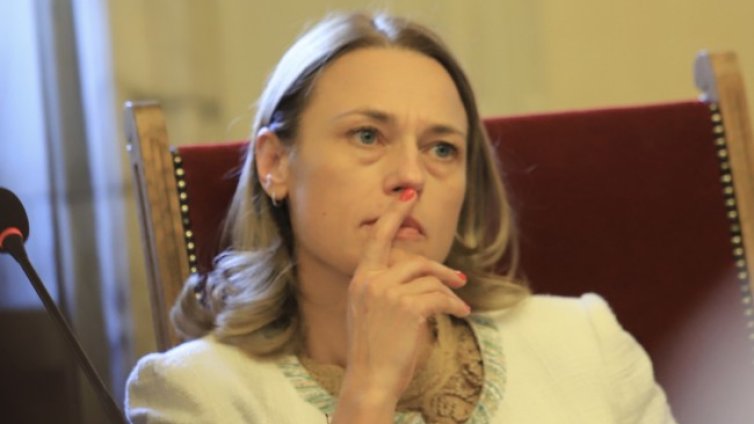 Митева: Без нов кабинет няма смисъл да оставам в политиката