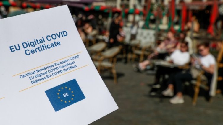 300 долара за европейски сертификат от тъмния интернет 