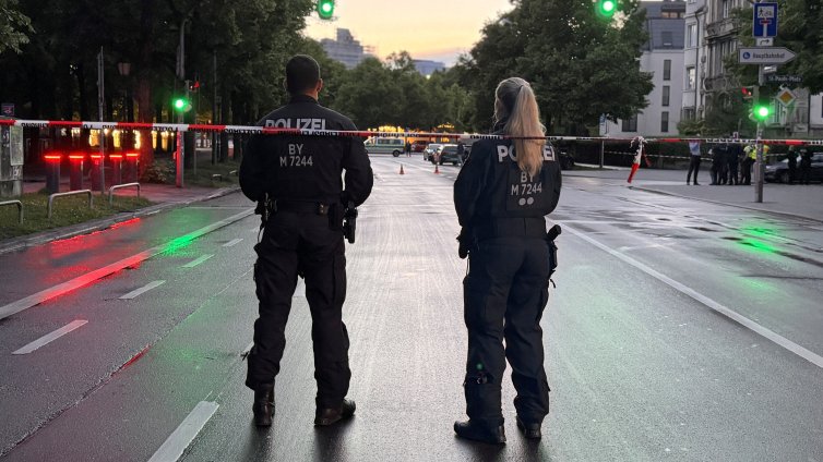 Полицията застреля 30-годишна българка в Мюнхен, нападала с нож хора на улицата 