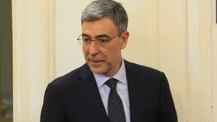 Вълчев: Няма разлика в начина, по който ходиш на дискотека или в университет