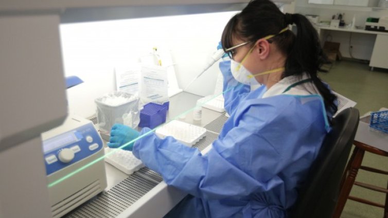 55-годишен мъж с HIV е сред починалите с Covid-19 