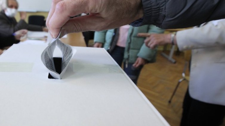 "Галъп": 25,1% е избирателната активност към 17 часа 