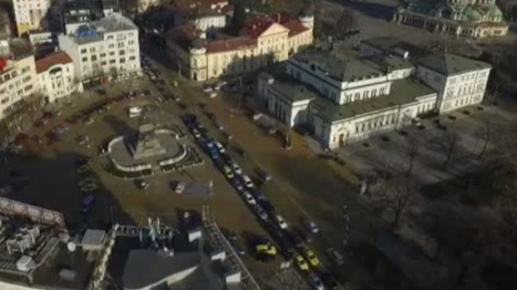 Новият парламент: Предимно млади хора без опит в политиката