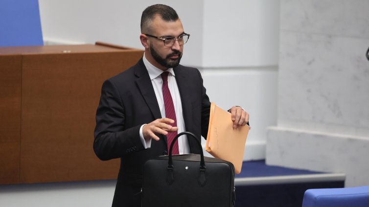 Здравков, ПБ: Ако всичко е редно с полетите, имиджът на Пеевски ще се изчисти