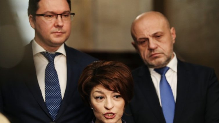 ГЕРБ против ляволиберално правителство на четирите парти