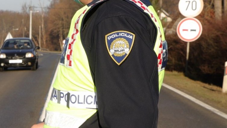 Задържаха български камион с контрабандни цигари в Хърватия