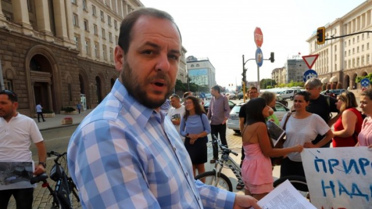 Коалицията в настоящия ѝ вид била неизбежна