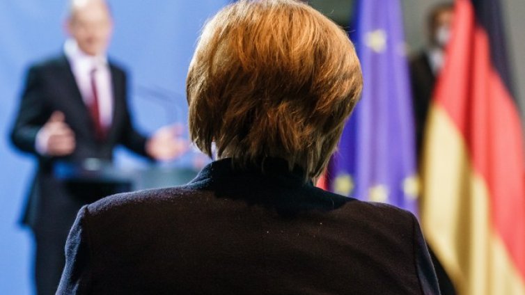 След 16 години на власт: Какво ще прави Меркел от тук нататък? 