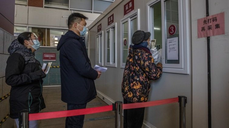 Китай одобри за първи път лекарство срещу COVID-19