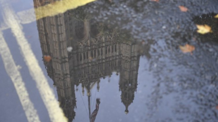 Британският съд отхвърли полово неутралните паспорти