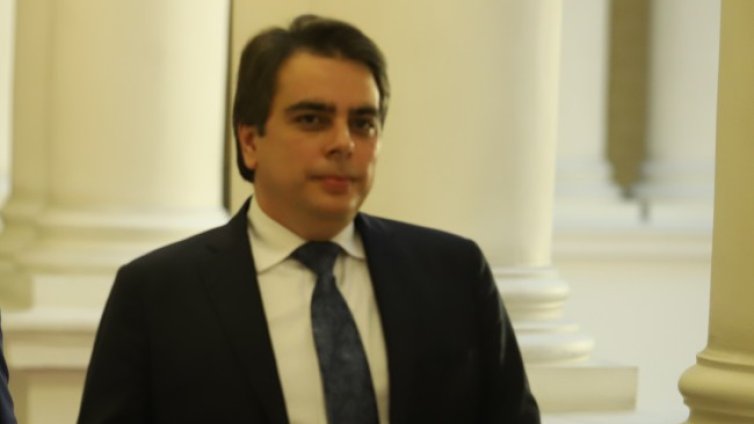 Асен Василев зове НС да избере нов състав на КЕВР