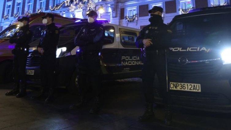 След грешка: Полицията в Испания разкри оргия за НГ със 70 участници