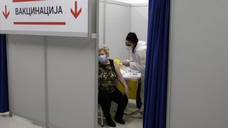COVID карта на Балканите: Драстичен ръст на новите случаи в страните
