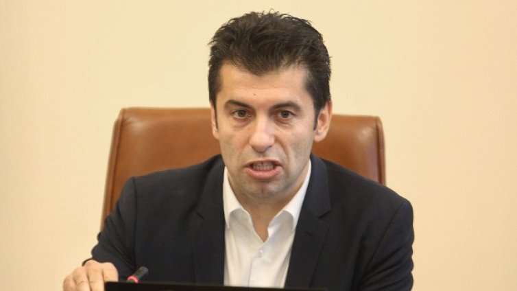 ГЕРБ: Първата външна визита на премиера е грешка 
