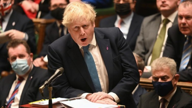 Нов скандал: Джонсън замесен в евакуация на животни от Афганистан