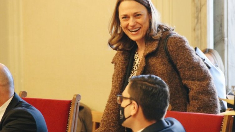 Ива Митева: Приравнихме НС до мол със сертификатите