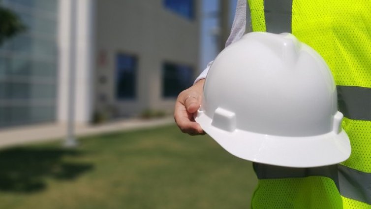 Зачестяват сигналите за измами с "майстори" на покриви