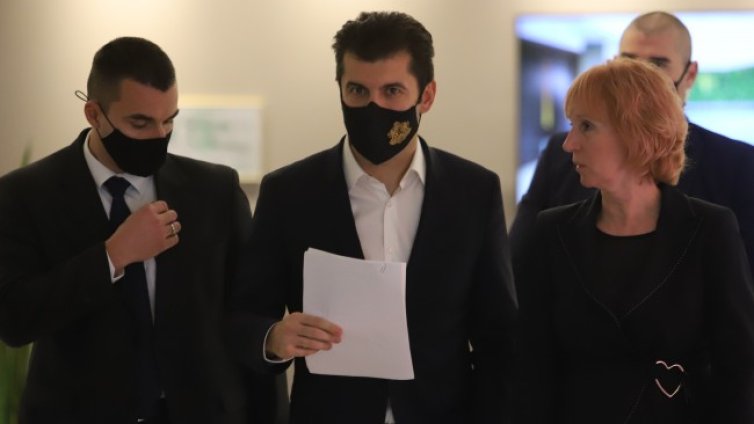 Петков отговори на Радев: Постъпихме правилно за Скопие и Булгаргаз!