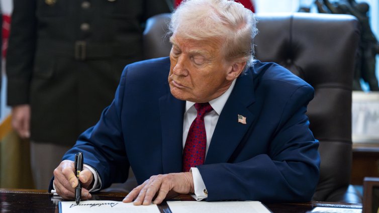 Тръмп обяви фентанила за оръжие за масово унищожение