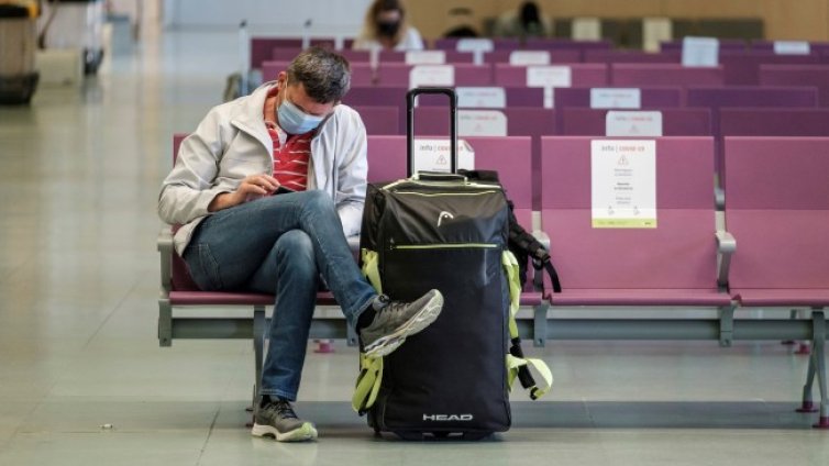 Авикомпаниите вдигат билетите, резервирайте от рано