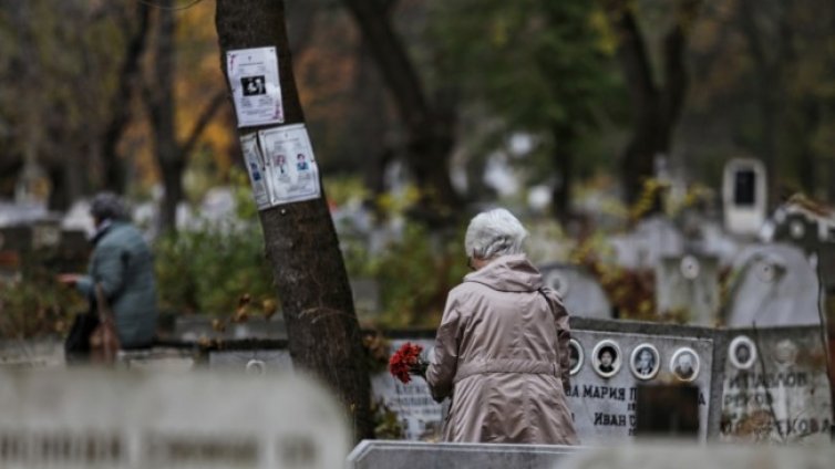 Днес е Голяма Задушница преди Великия пост