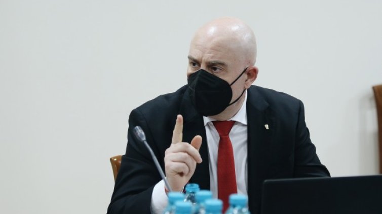 Гешев представи доказателства за дипломат, шпионин на Русия