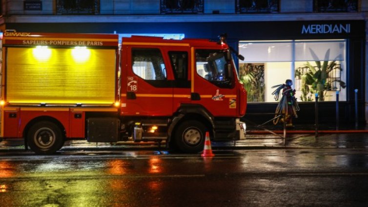 Експлозия в блок в Париж, 9 души са ранени