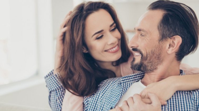 Кои са признаците, че един мъж е подсъзнателно влюбен във вас? 