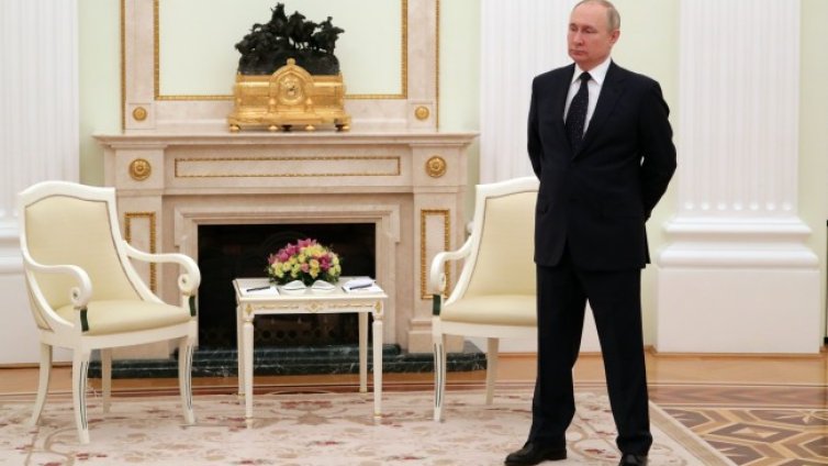 Бивш агент на КГБ: Путин вярва в себе си 