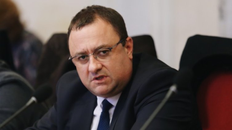 Иванов обвини държавно дружество в саботаж за зърното