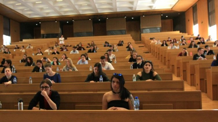 Уличиха университетски преподавател в плагиатство 