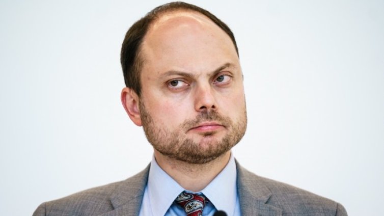 Русия задържа Кара-Мурза - опозиционер, критикуващ войната в Украйна