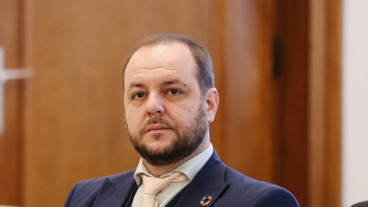 Вицепремиерът Сандов: Корнелия Нинова е жертва на дезинформация