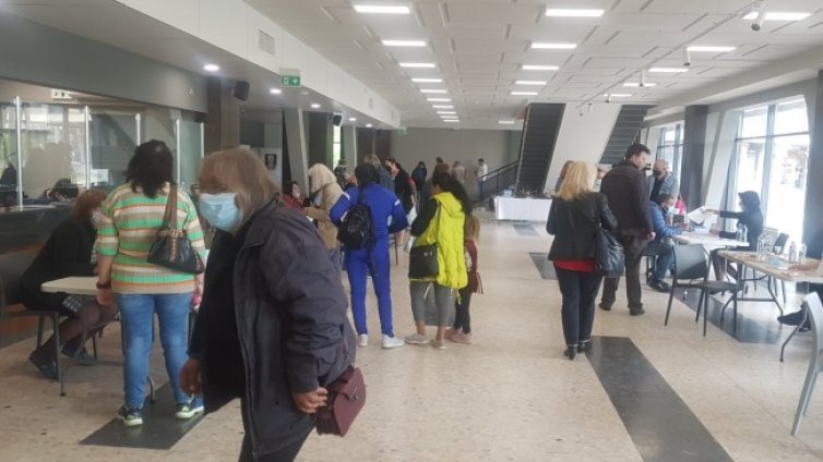 Украински бежанци с наплив към трудовата борса в Бургас