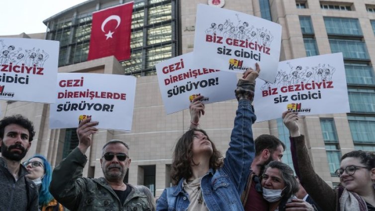 Доживотен затвор за Осман Кавала за финансиране протестите в Турция