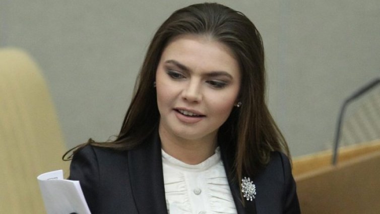ЕС налага санкции и на смятаната за жената до Путин - Алина Кабаева