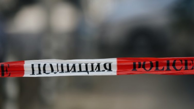 Момче на 16 години почина на игрище в Долна баня