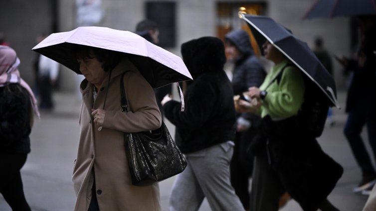 Времето днес: Оранжев код за валежи за Смолян и Кърджали