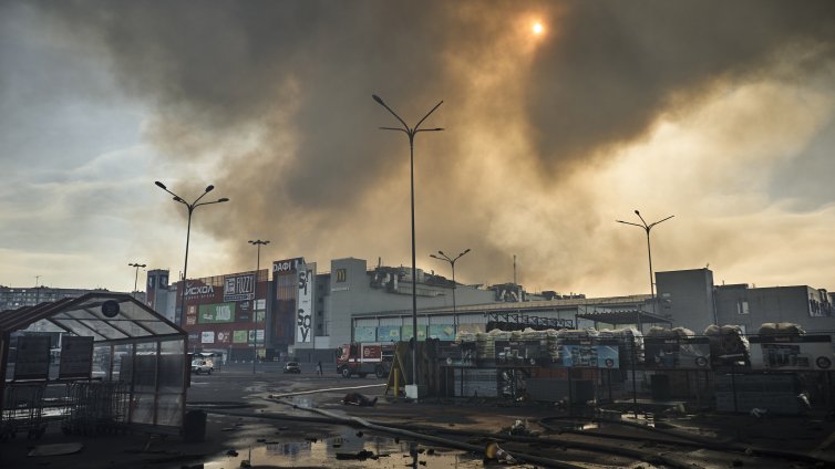 Русия нанесе удар по обект в предградие на Киев, загиналите поне 10