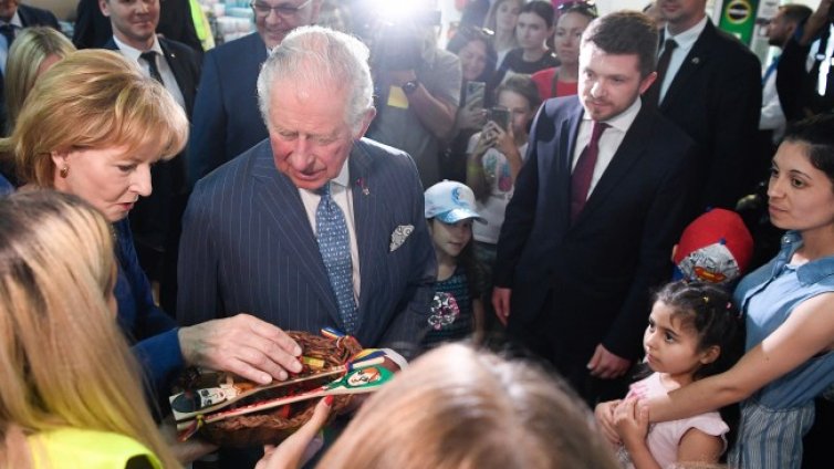 Принц Чарлз посети Румъния, срещна се с украински бежанци 