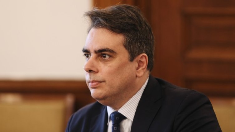 Василев с добри новини за хазната: Приходите са повече от разходите