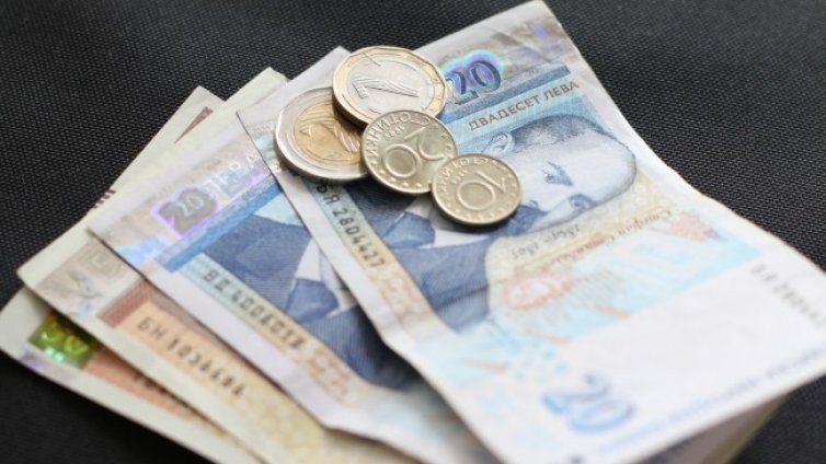 Минималната пенсия става 467 лв. от 1 юли