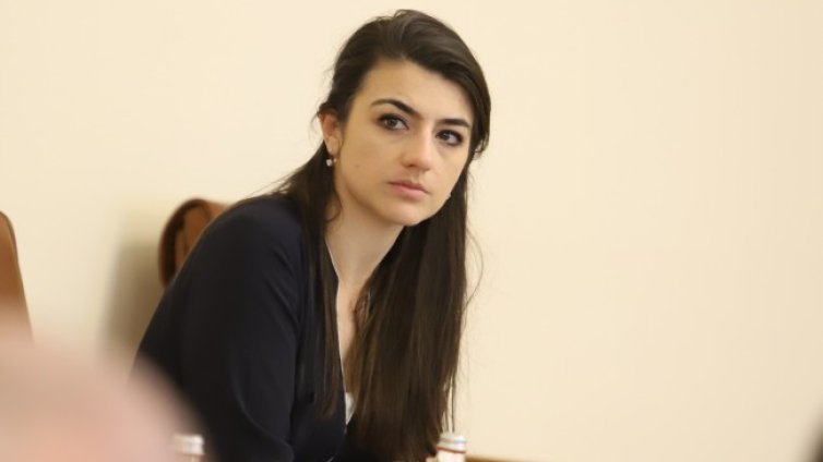 Бориславова: Готови сме за избори, но ще положим усилия да не стигаме