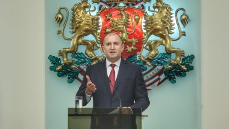 Румен Радев продължава консултациите за кабинет 