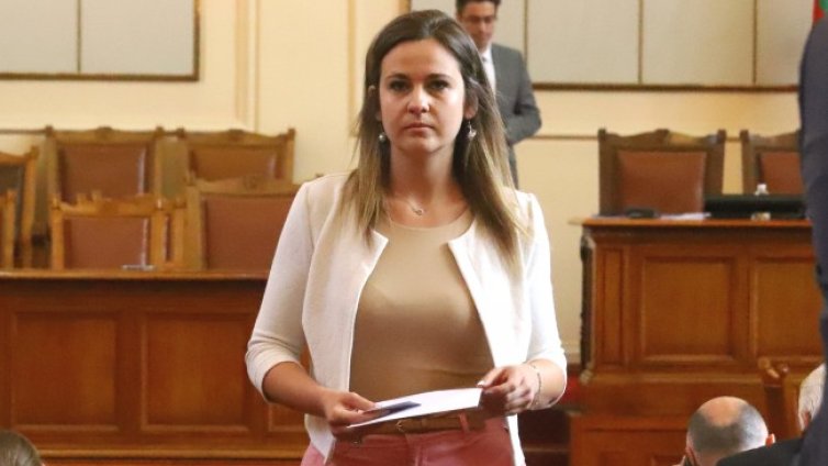 Цвета Галунова от &bdquo;Възраждане&ldquo; призна за разговори с ПП