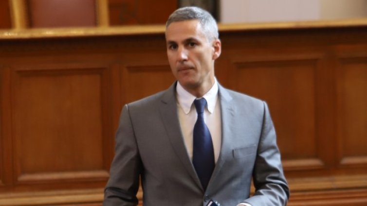 Андрей Гюров: Хубавото е, че маските на двойните агенти паднаха