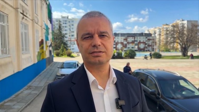 Костадинов даде гласа си за независима България, радват го опашките