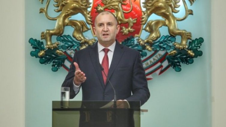 Радев: До простите истини се стига след дълъг път на смирение